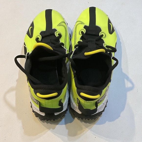 Nike Kids Neon Yellow and Black Sneakers - Picture 2 of 3